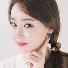Elegant Black Crystal Bow Knot Stud Earrings
