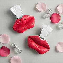 Pack of 3 lip-shaped clipboard magnets