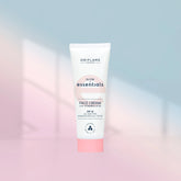 Oriflame Glow Essentials Face Cream with Vitamins E & B3 SPF 10