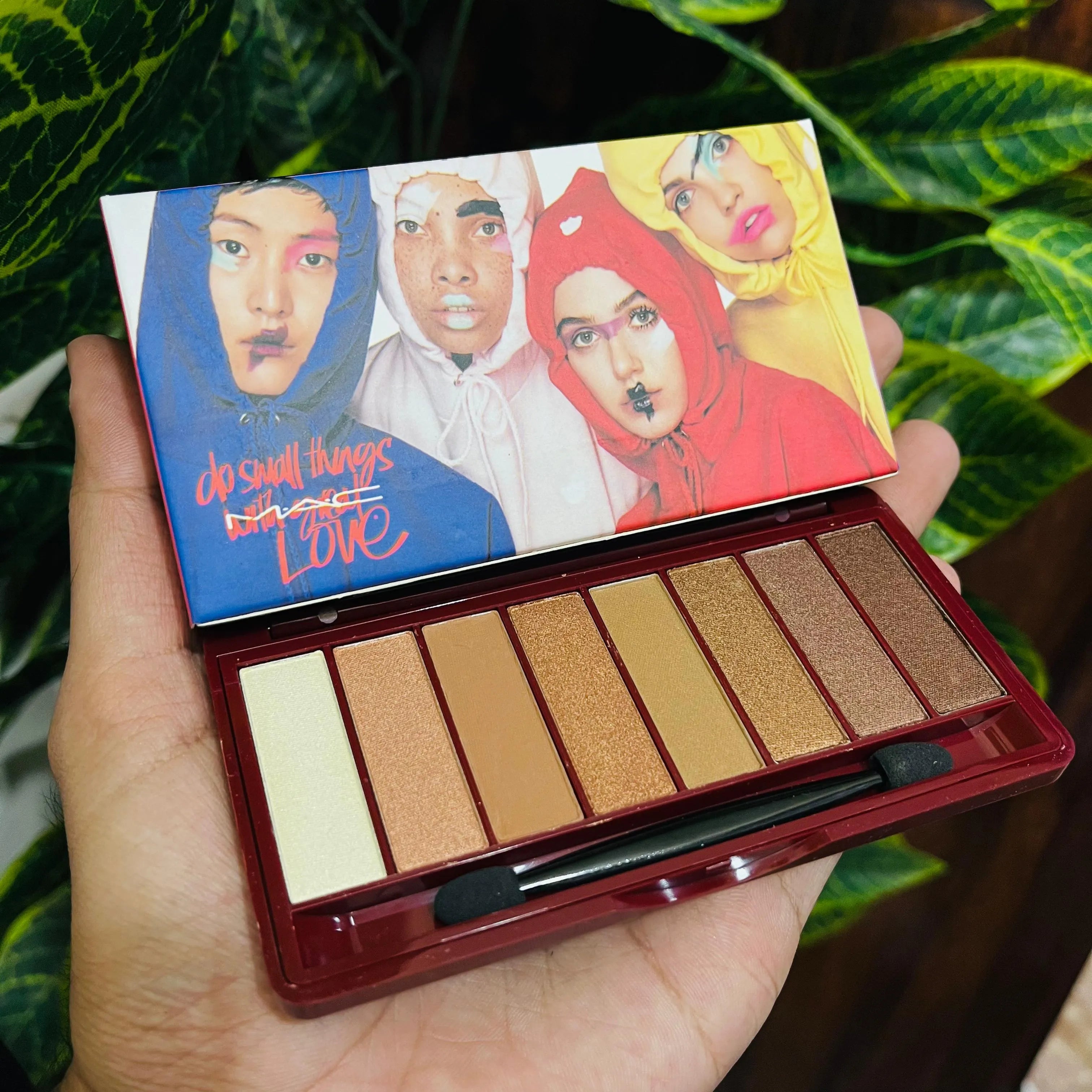 Mac 8 Colors Eyeshadow Palette