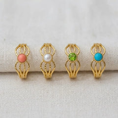 Golden Textured Split Band Stone Ring