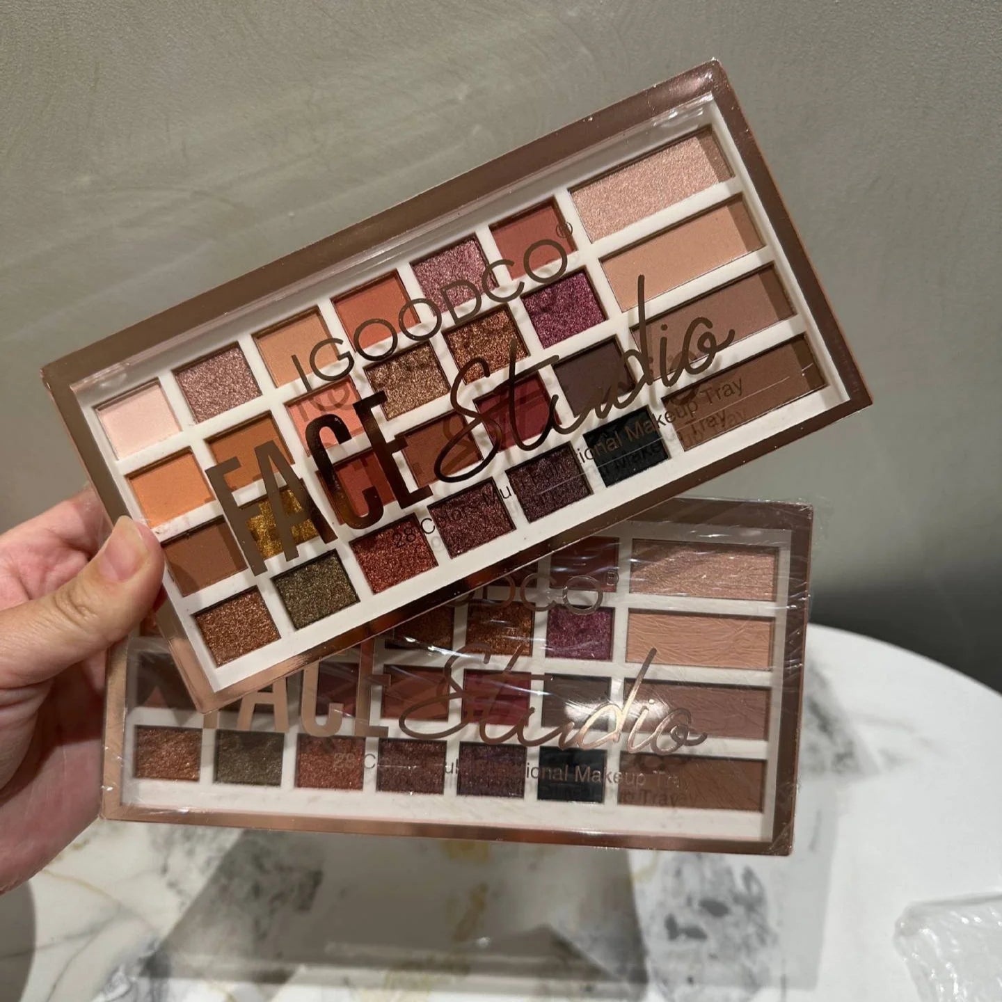 IGOODCO Face Studio Eyeshadow Palette - 20 Colors
