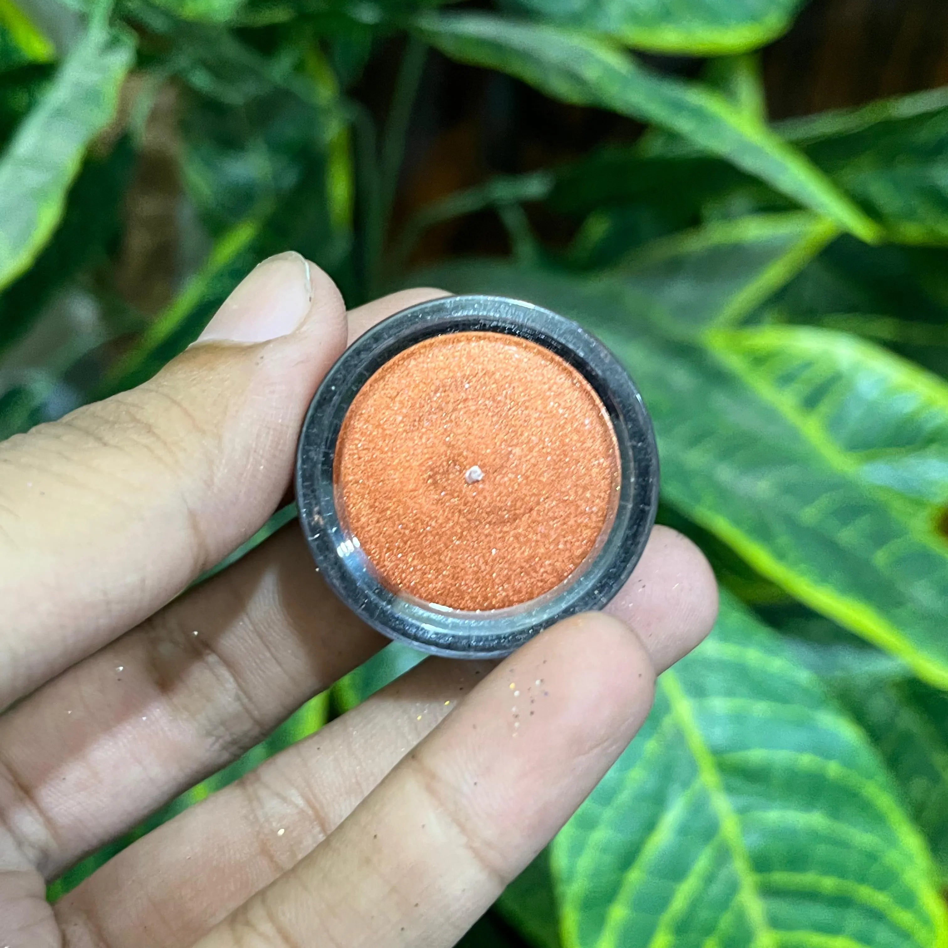 MAC Shimmer Eye Paint – Intense Shine & Bold Color