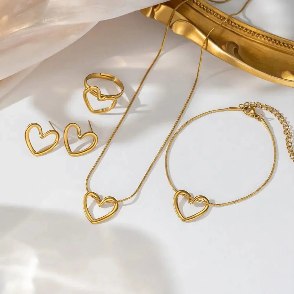Gold Hollow Heart Jewelry Set