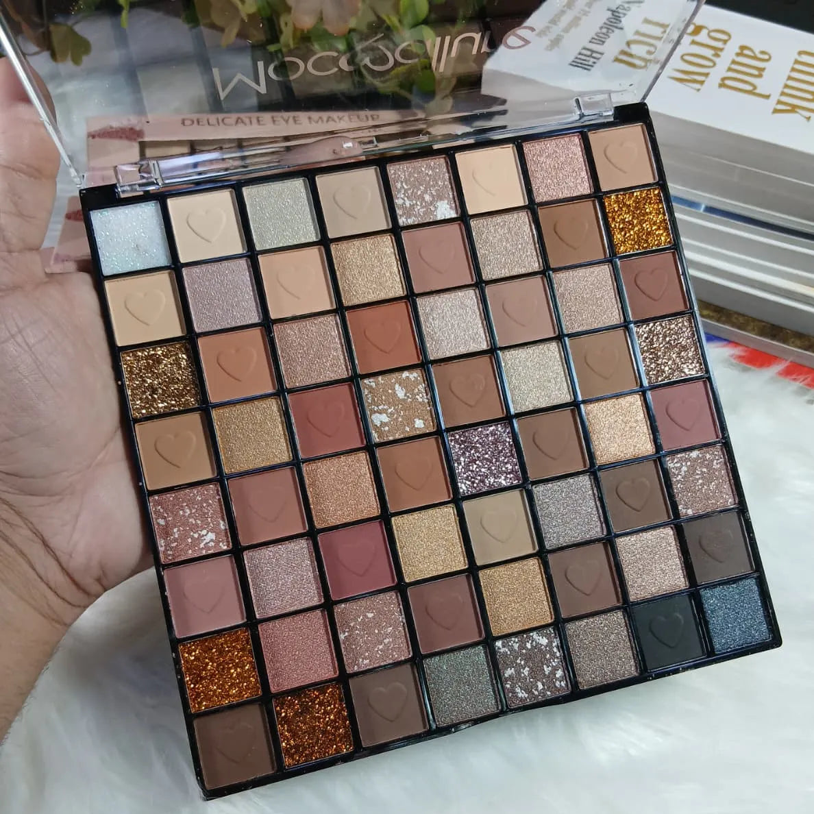 Maca Delicate Eye Makeup Color Eyeshadow Palette - 64 Colors