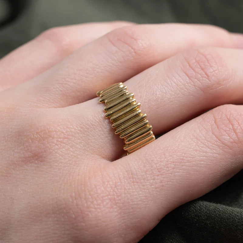 Vertical Reeded Band Adjustable Ring