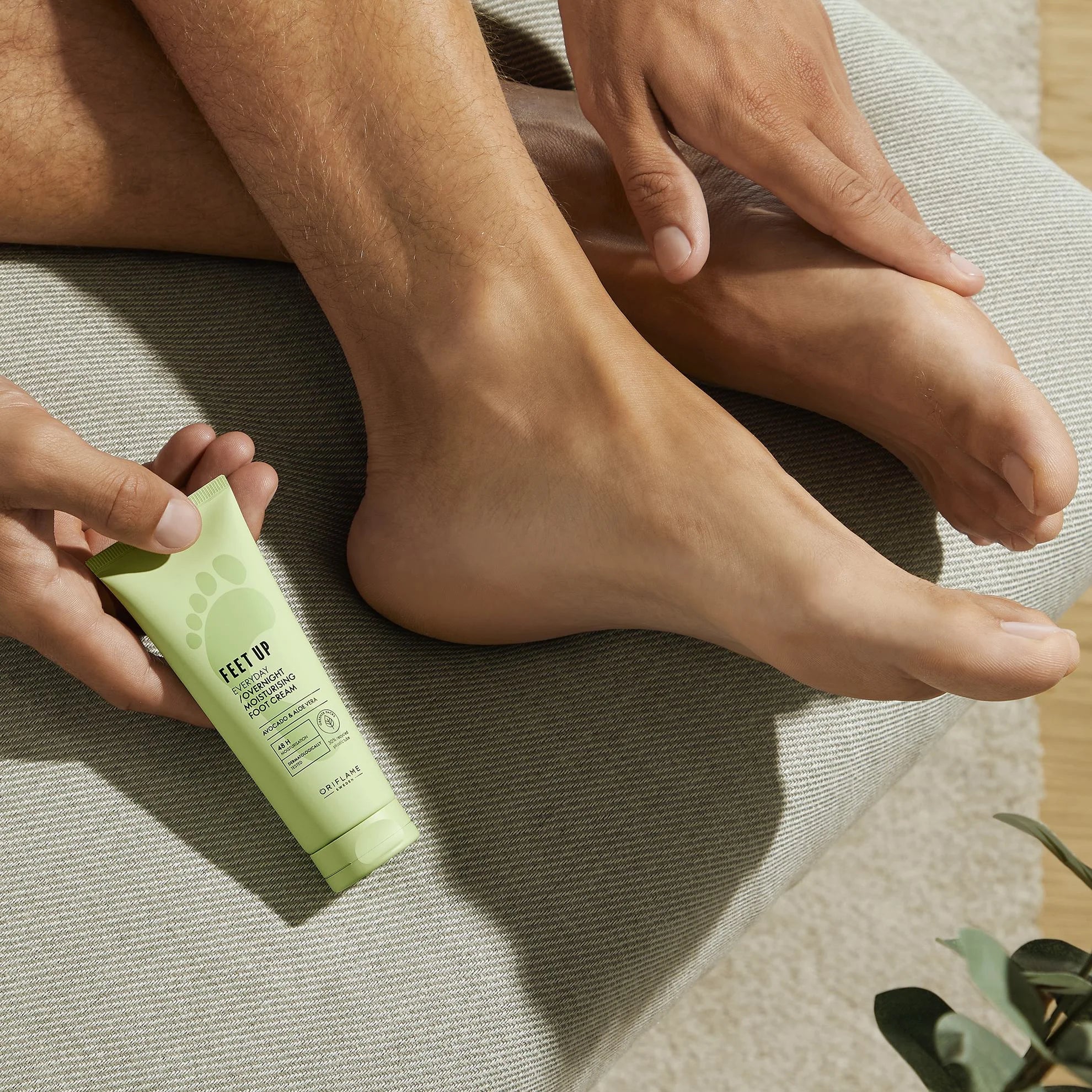 Oriflame Everyday Overnight Moisturising Foot Cream