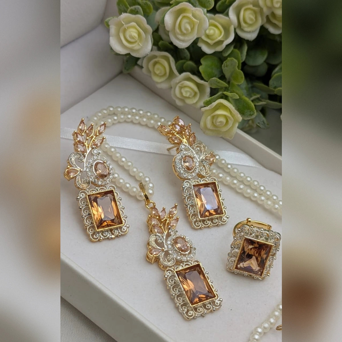 ELEGANT Zircon Set