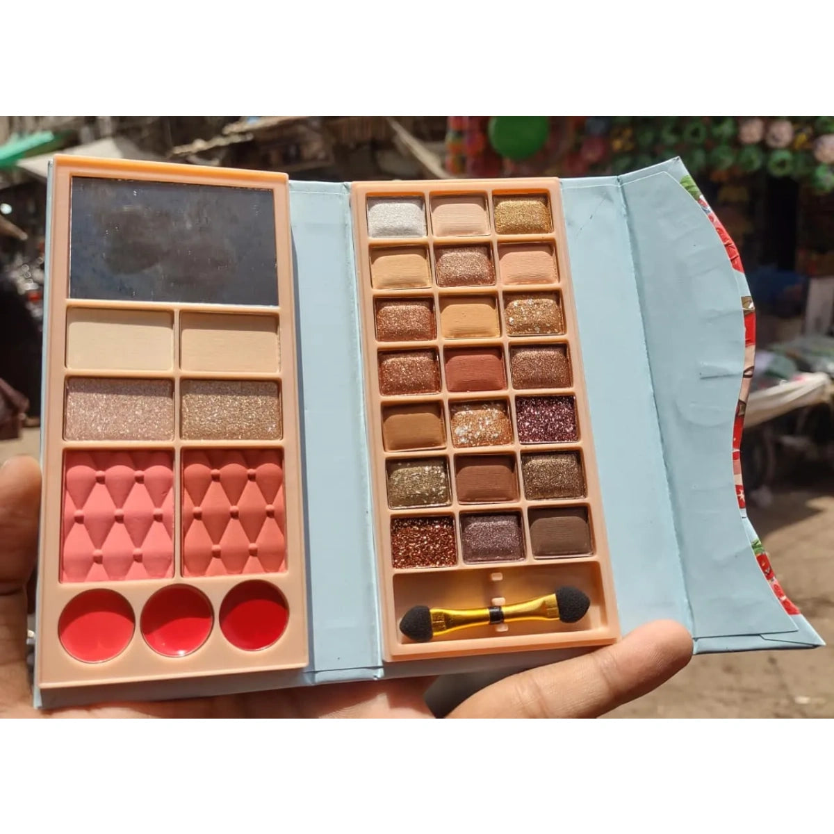 Mocallur Folding Nude Color Eyeshadow Kit