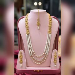 Elegant Pearl Mala set